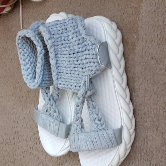 Shoes and boots and Sandal all size 7 to 7 1/2 - Picture 7 of 16